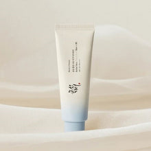Laden Sie das Bild in den Gallery Viewer, Beauty of Joseon Relief Sun Aqua-Fresh Rice + B5 SPF50+ PA++++
