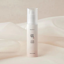Laden Sie das Bild in den Gallery Viewer, Beauty of Joseon Ginseng Moist Sun Serum SPF 50+ PA++++