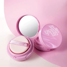Laden Sie das Bild in den Gallery Viewer, UNLEASHIA Don't Touch Glass Pink Cushion (3 Farben)